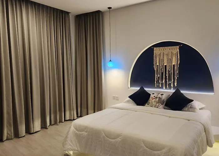 Bnaya Riverside ゲストハウス 4*